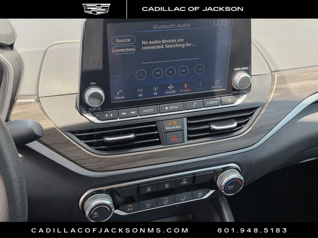 Used 2025 Nissan Altima 2.5 SV FWD image 10