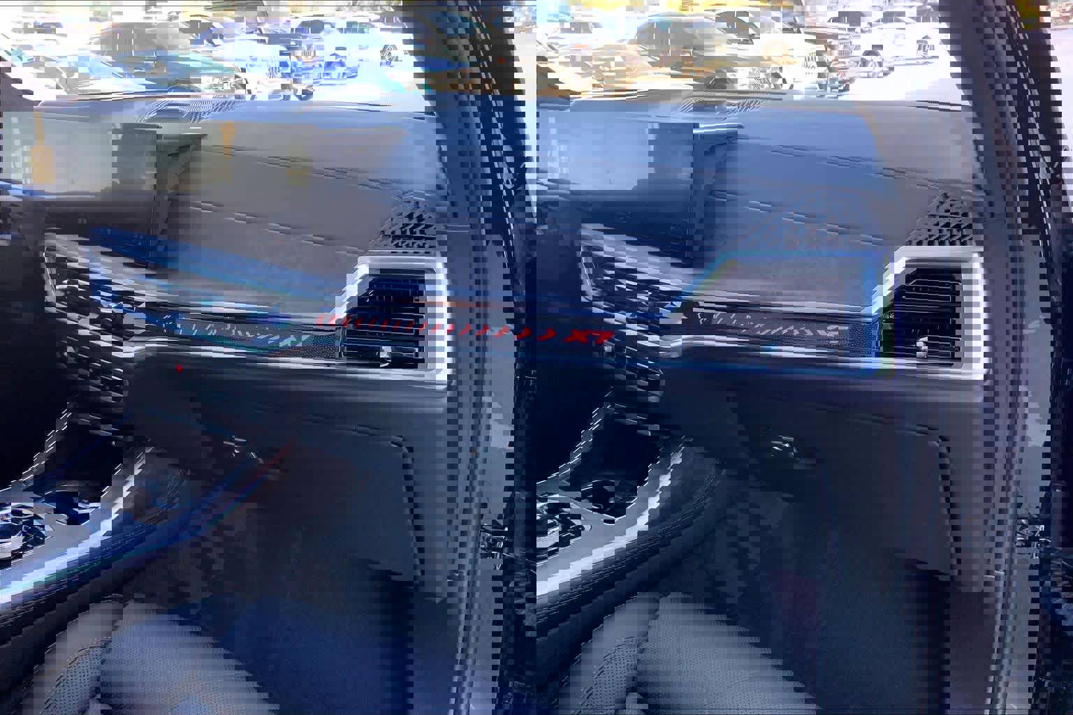 Used 2024 BMW X7 xDrive40i w/ M Sport Package image 16