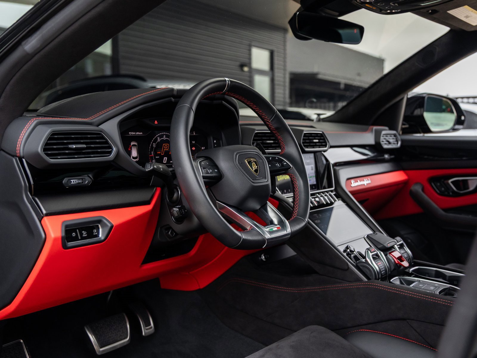 Used 2024 Lamborghini Urus S image 27