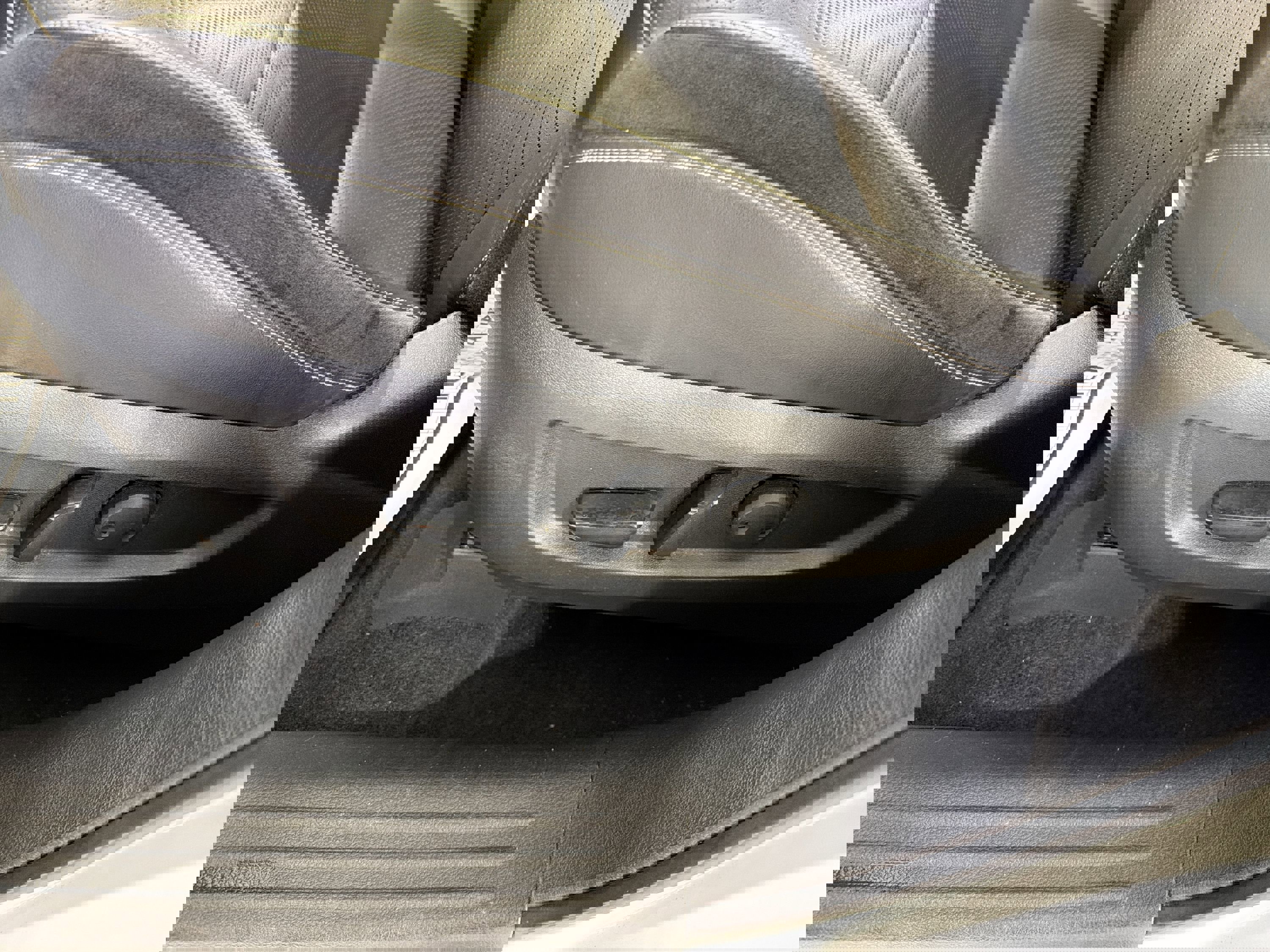 Used 2019 INFINITI QX50 Essential w/ Sensory Package FWD image 11