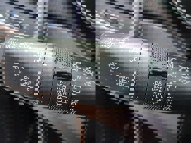 Used 2018 Jeep Grand Cherokee Limited image 27