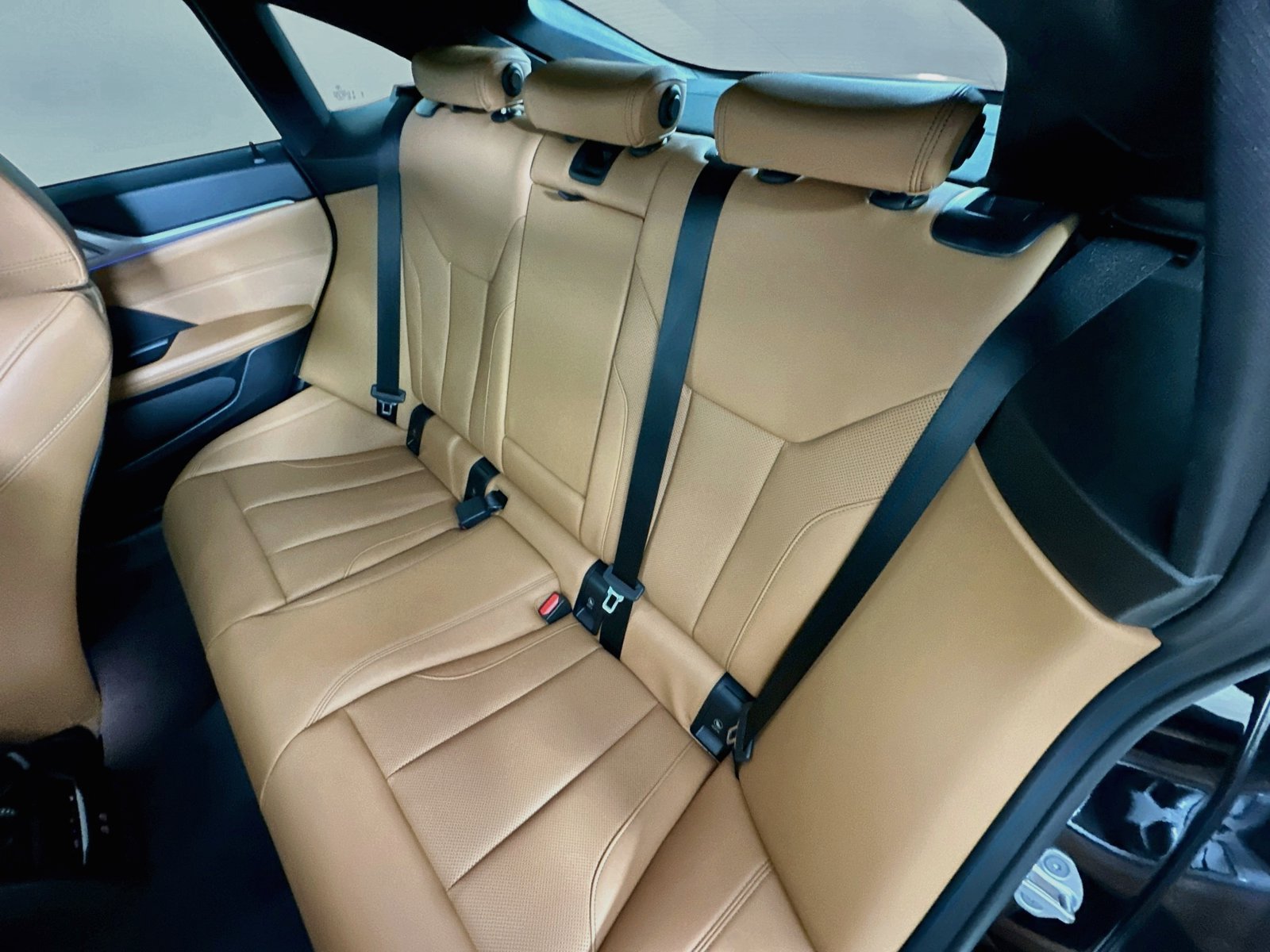Used 2024 BMW i4 eDrive35 w/ Premium Package RWD image 36