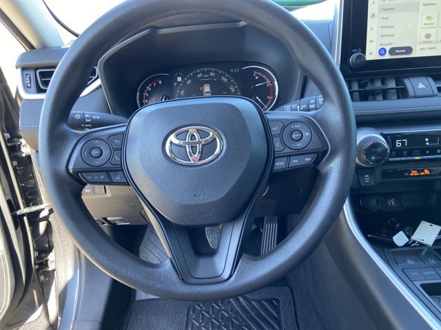 Used 2024 Toyota RAV4 XLE FWD image 35