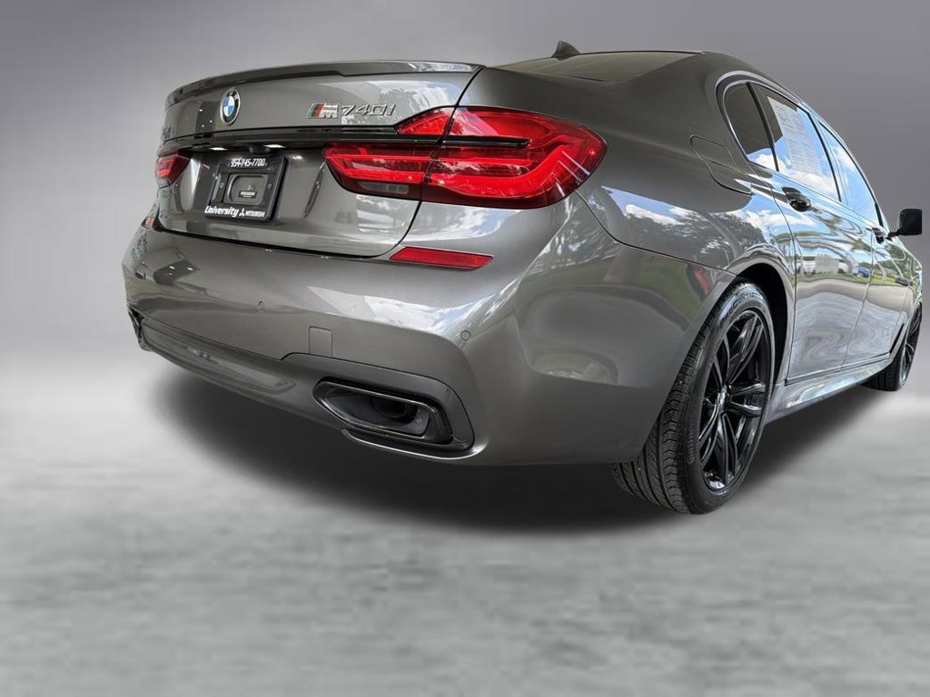 Used 2019 BMW 740i xDrive w/ Executive Package AWD/4WD image 23