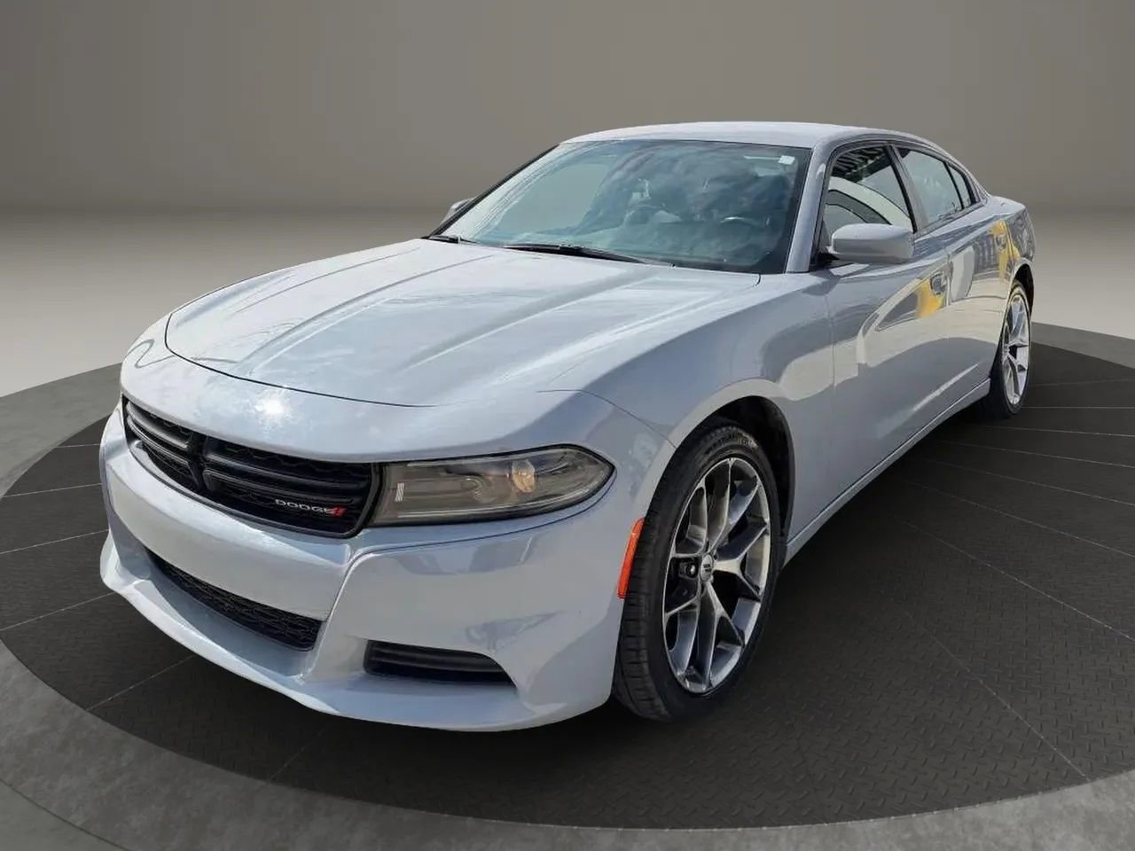 Used 2022 Dodge Charger SXT w/ Plus Group RWD image 3