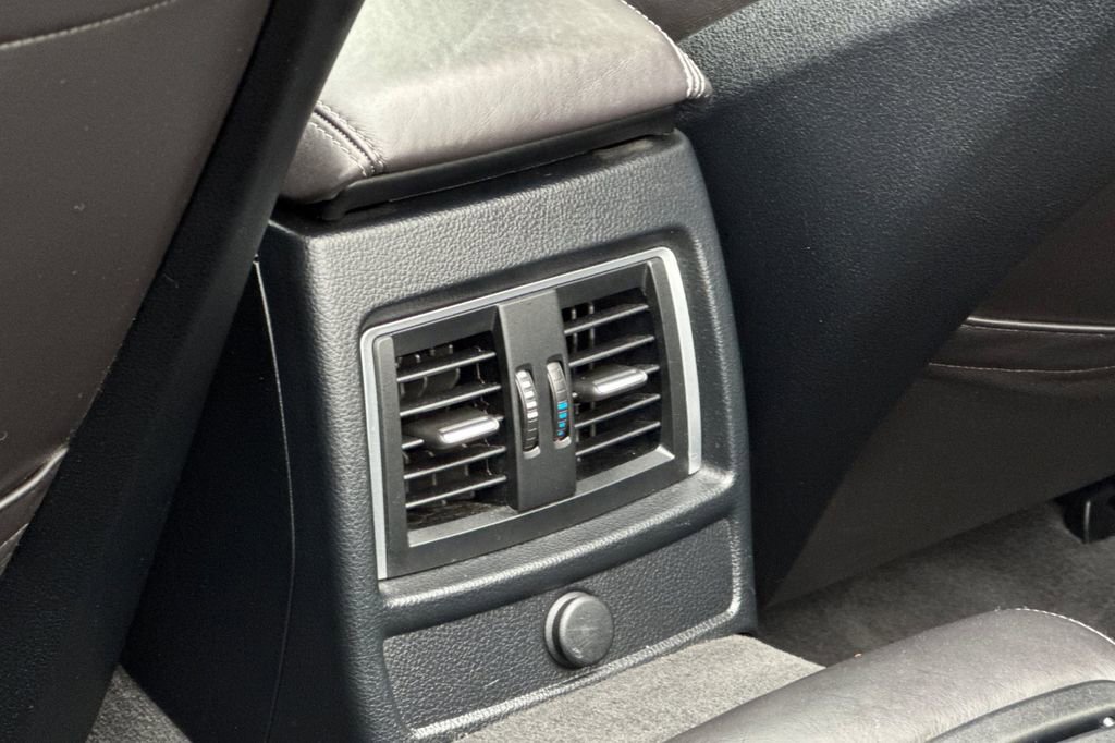 Used 2016 BMW M4 Convertible image 13