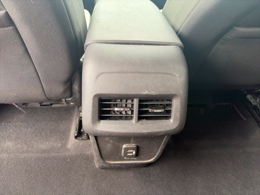 Used 2020 Chevrolet Equinox LT FWD image 38