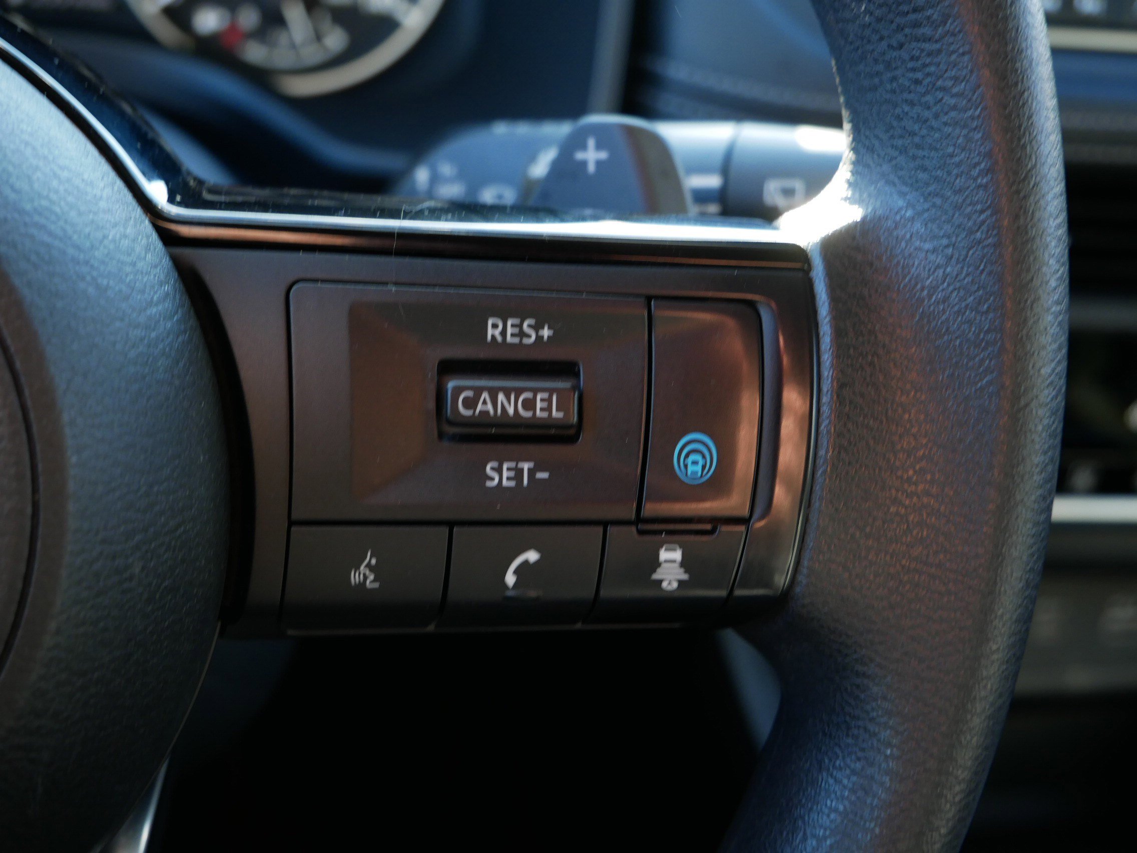 Used 2023 Nissan Rogue SV image 29