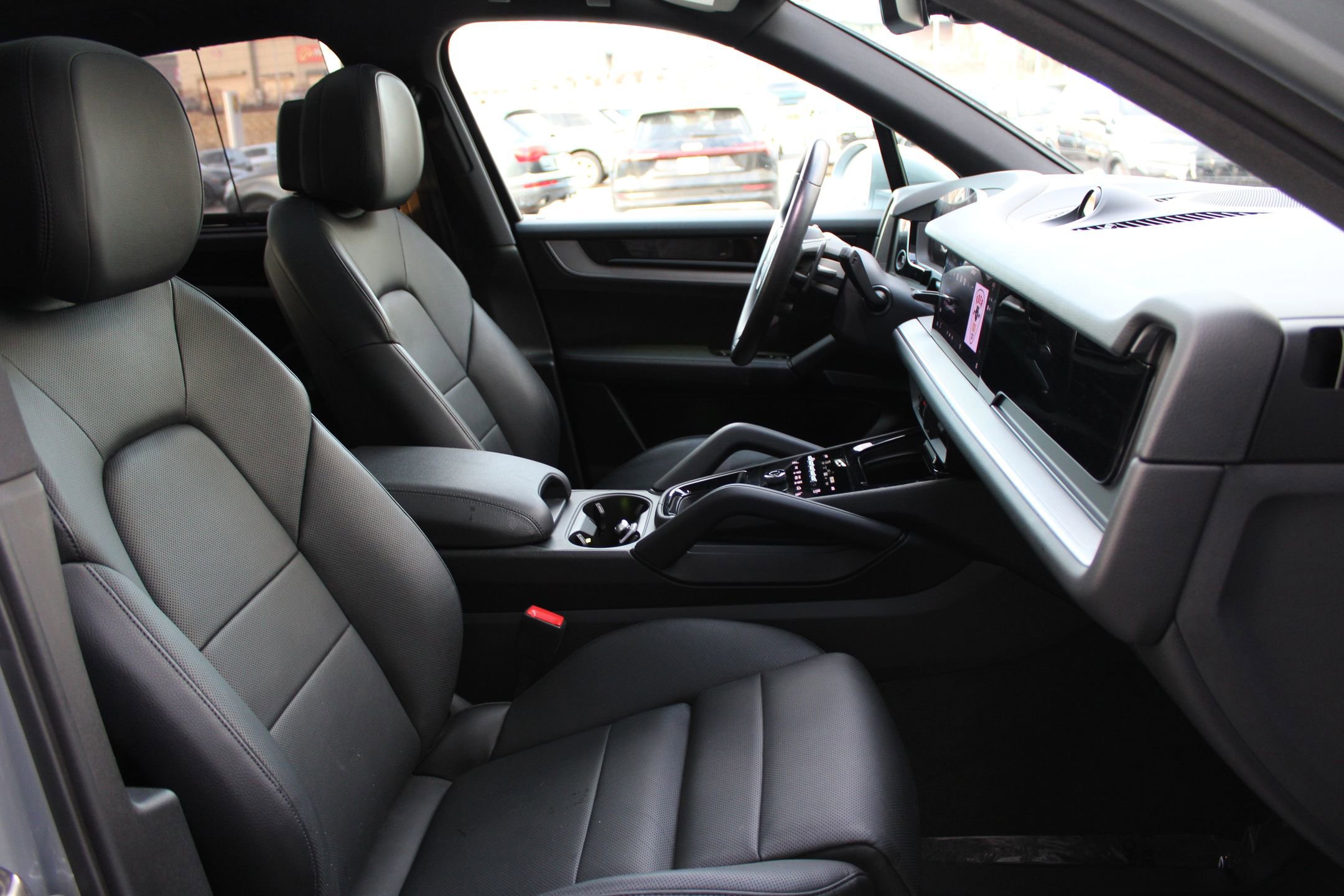 Certified 2024 Porsche Cayenne image 25