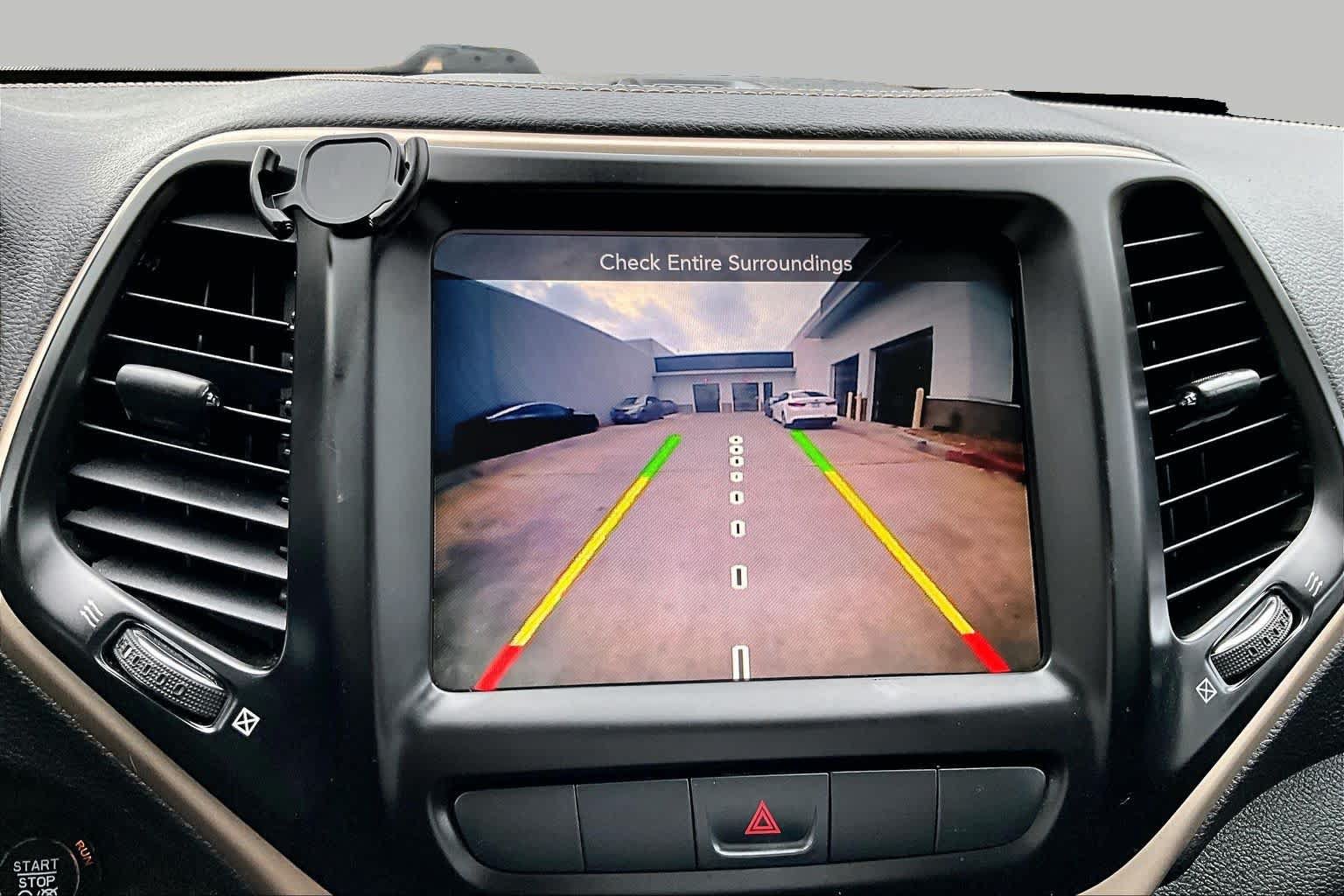 Used 2015 Jeep Cherokee Limited FWD image 28