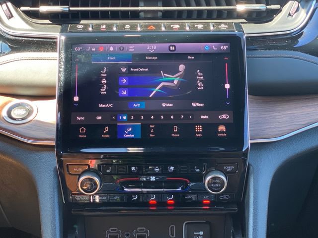 Used 2023 Jeep Grand Cherokee Summit w/ Rear Seat Video Group I AWD/4WD image 23