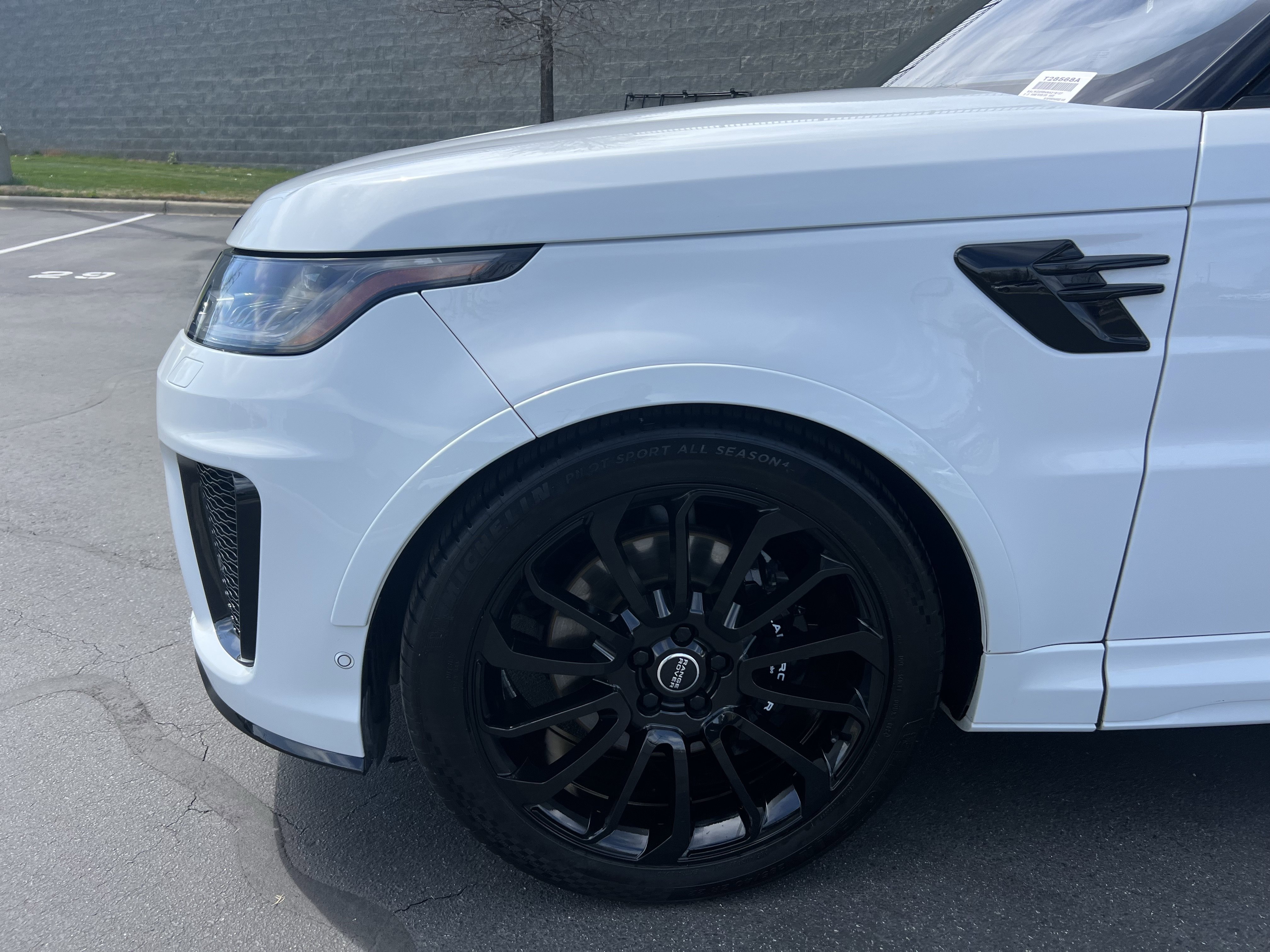 Certified 2022 Land Rover Range Rover Sport SVR image 12