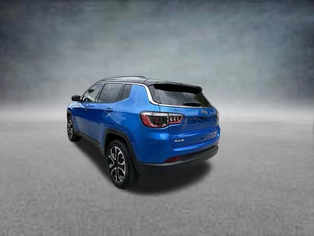 Certified 2022 Jeep Compass Limited AWD/4WD image 5