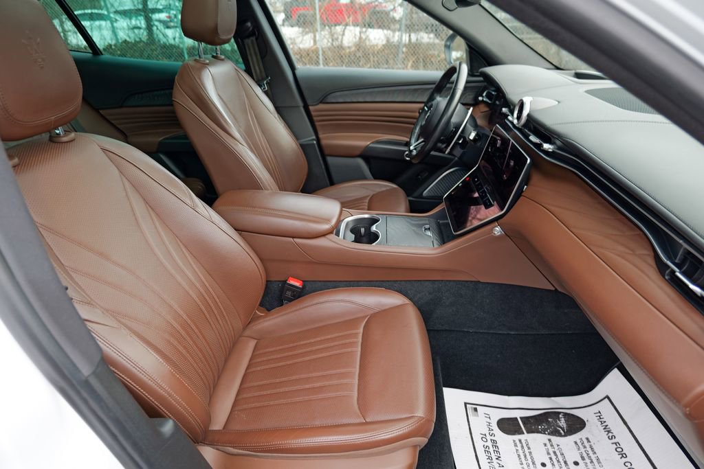 Certified 2023 Maserati Grecale GT image 35