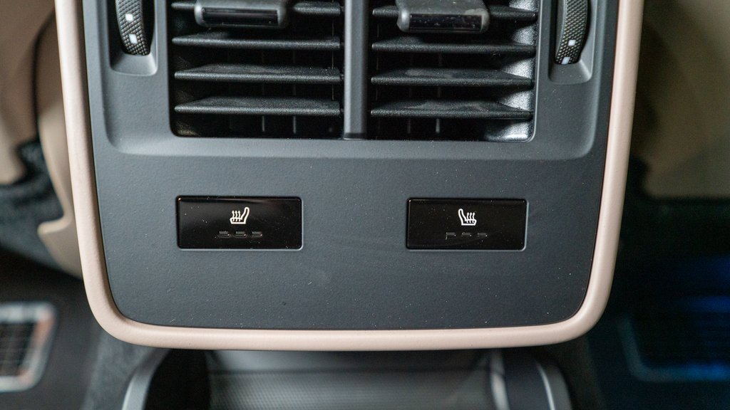 New 2025 Porsche Taycan image 34