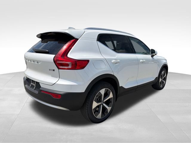 Used 2023 Volvo XC40 B5 Plus w/ Protection Package Premier AWD/4WD image 5