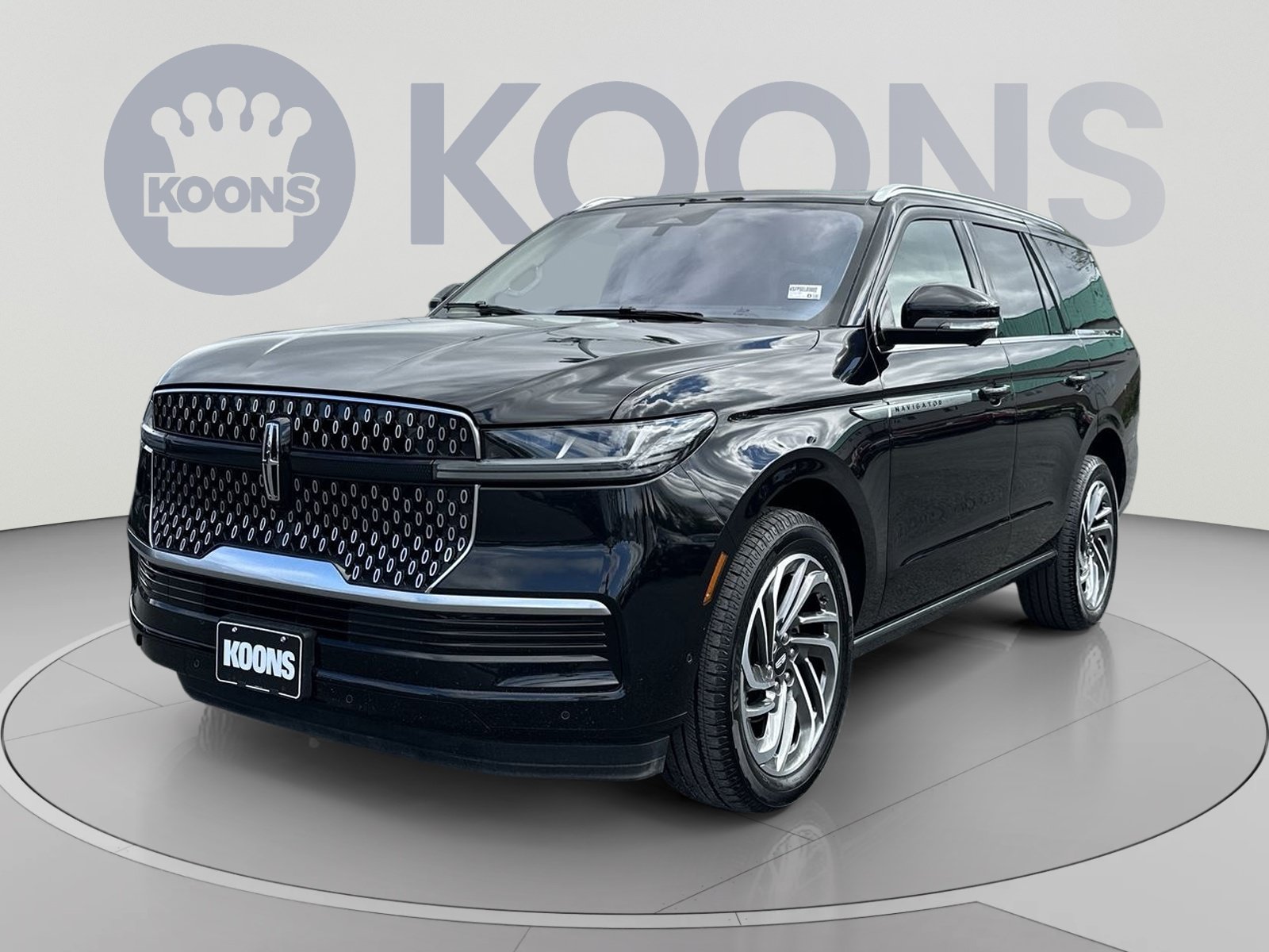 Used 2025 Lincoln Navigator Reserve AWD/4WD image 5