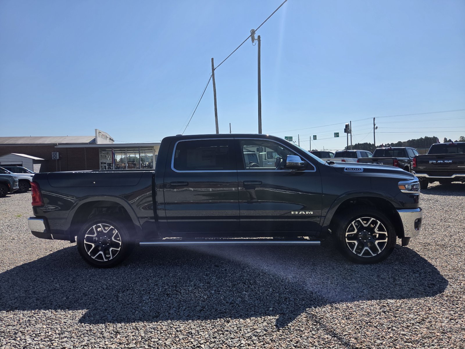 New 2027 RAM 1500 Laramie w/ Chrome Appearance Group AWD/4WD image 5