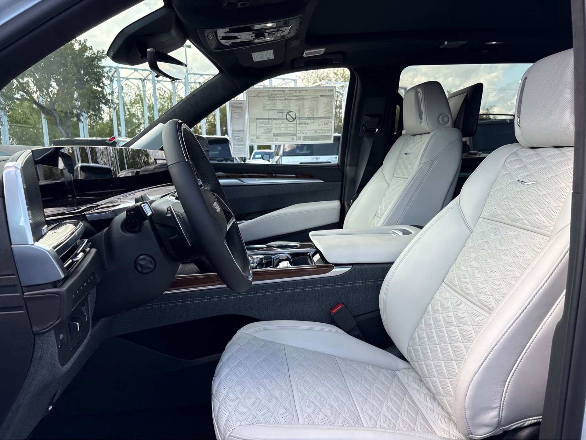 New 2026 Cadillac Escalade ESV Platinum Sport w/ LPO, ONYX Package image 9