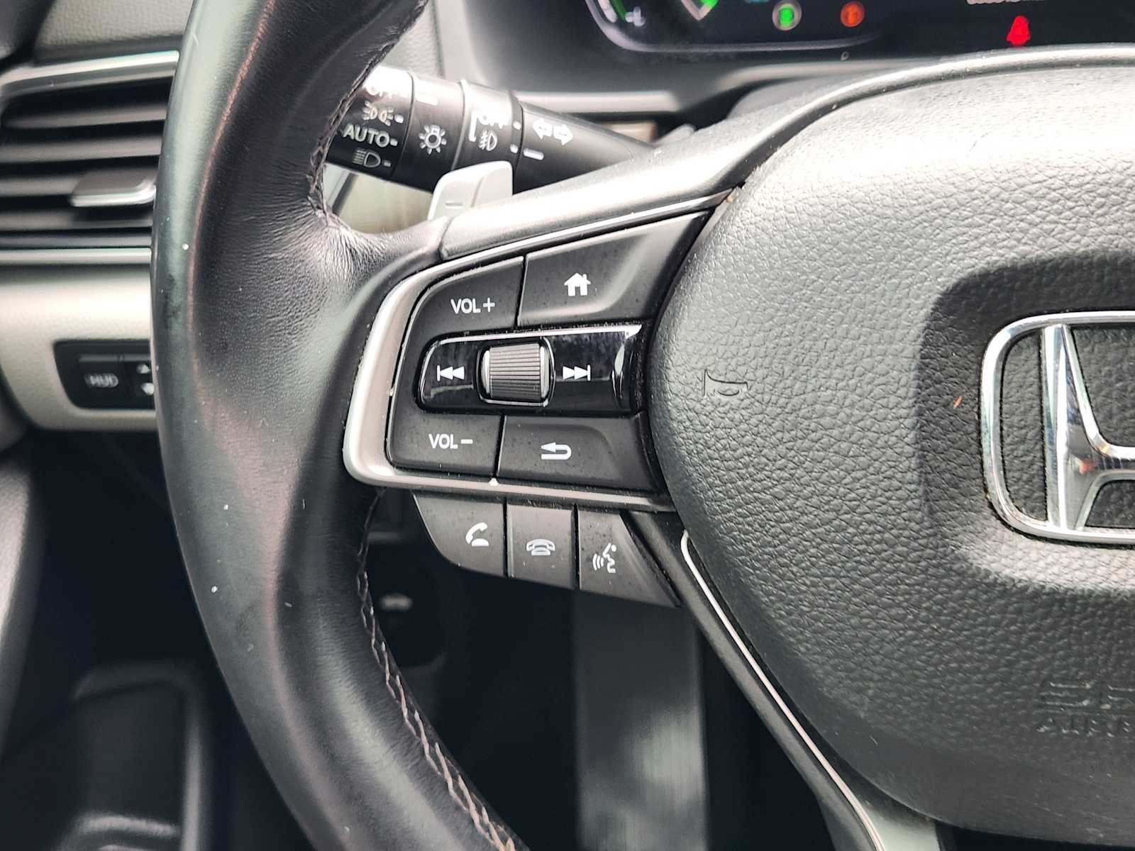 Used 2020 Honda Accord Touring image 27