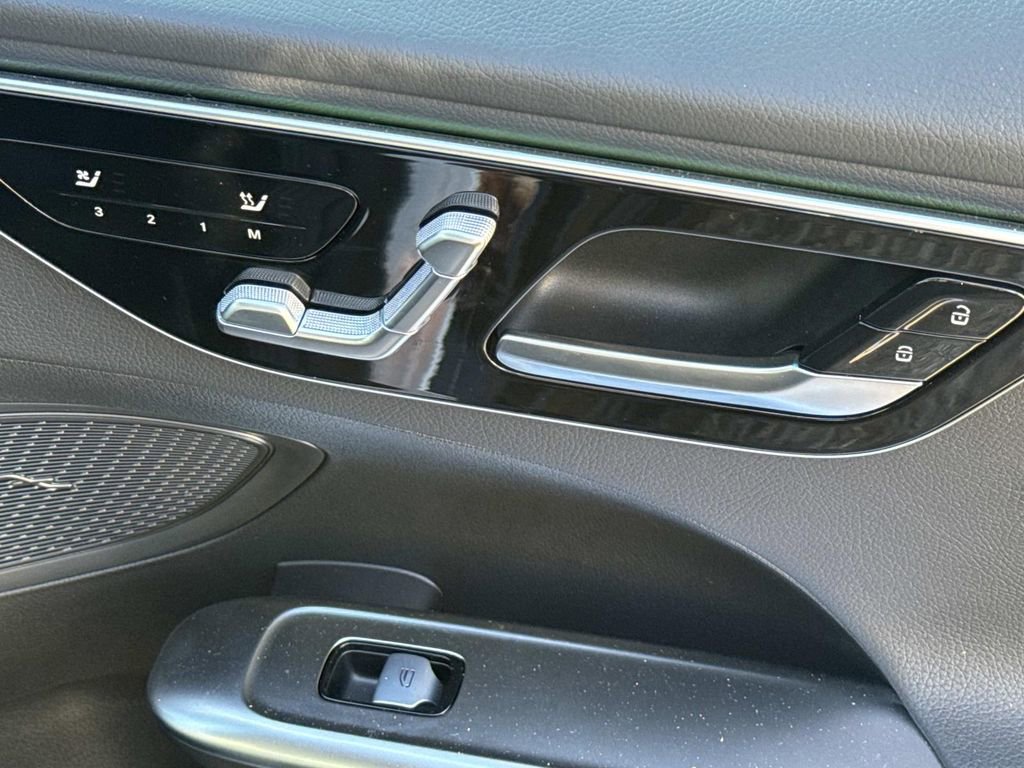 Used 2025 Mercedes-Benz C 300 Sedan image 15