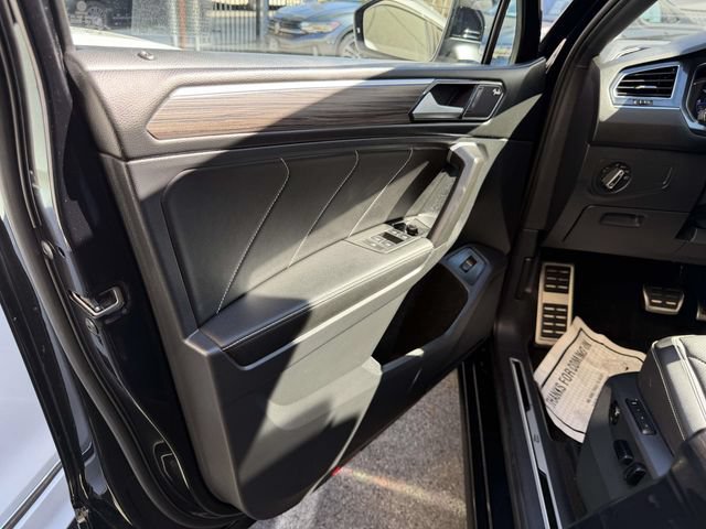 Certified 2023 Volkswagen Tiguan SEL R-Line AWD/4WD image 16