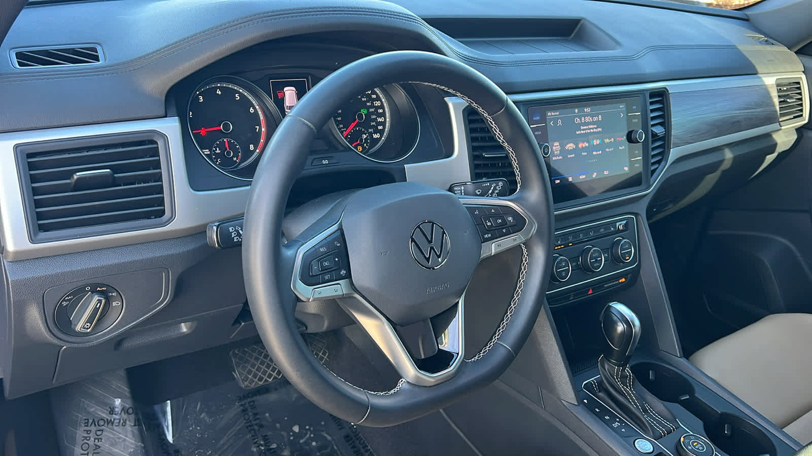 Used 2021 Volkswagen Atlas Cross Sport SE image 10