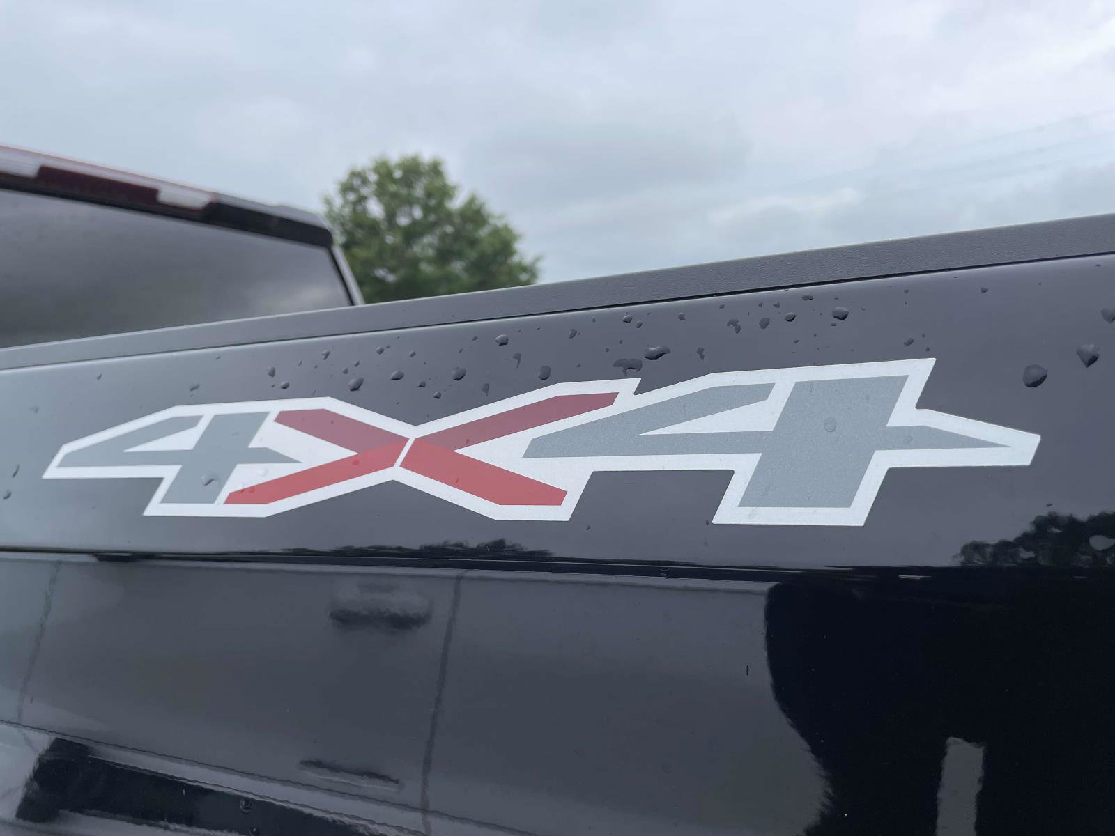 Used 2022 Chevrolet Silverado 1500 Custom w/ Safety Confidence Package AWD/4WD image 8