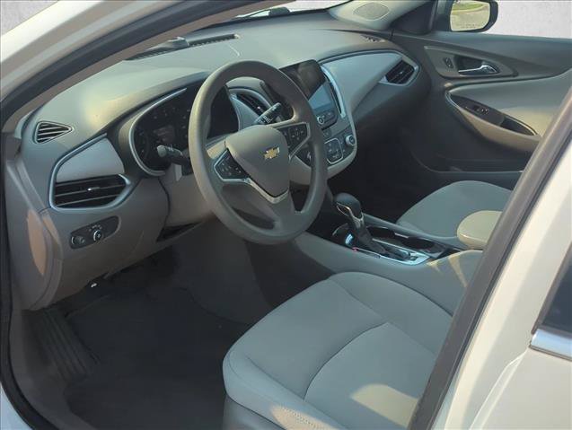 Used 2023 Chevrolet Malibu LS FWD image 11