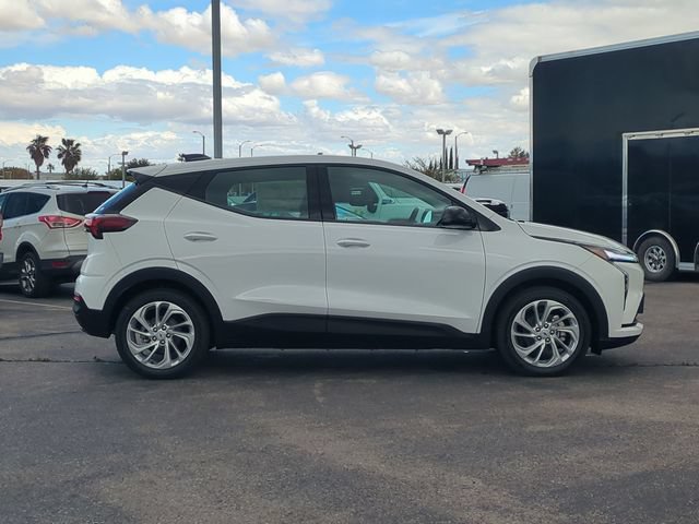 New 2027 Chevrolet Bolt LT w/ Comfort Package FWD image 9