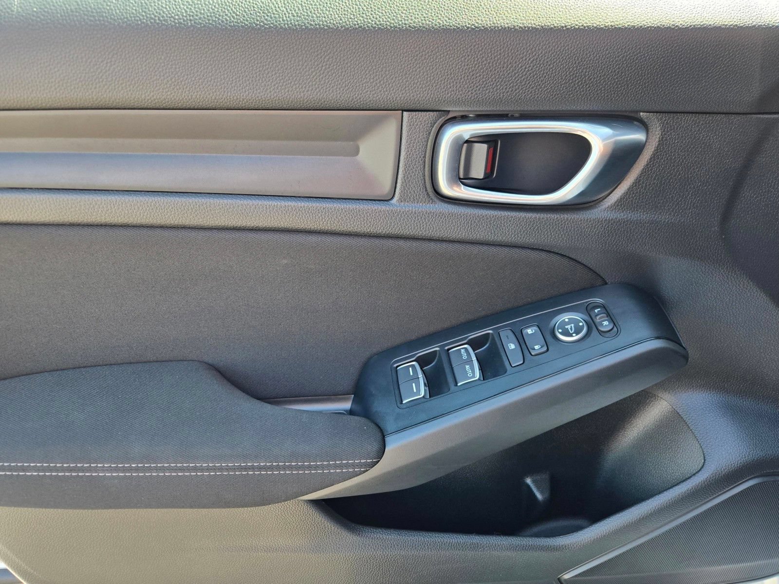 Used 2025 Honda Civic Sport image 16