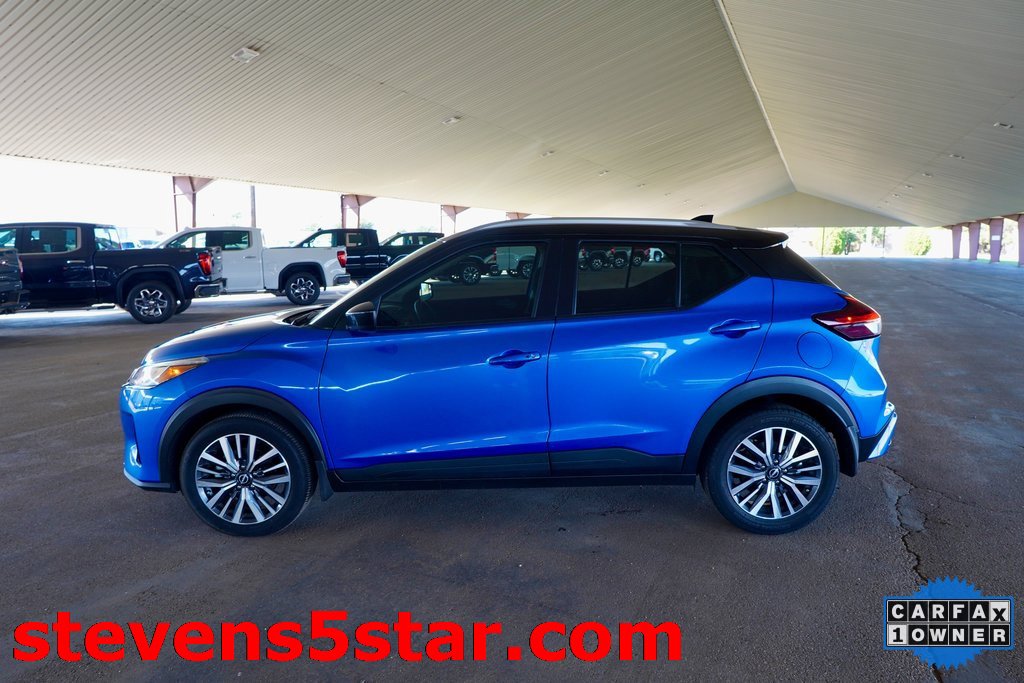 Used 2024 Nissan Kicks SV image 1