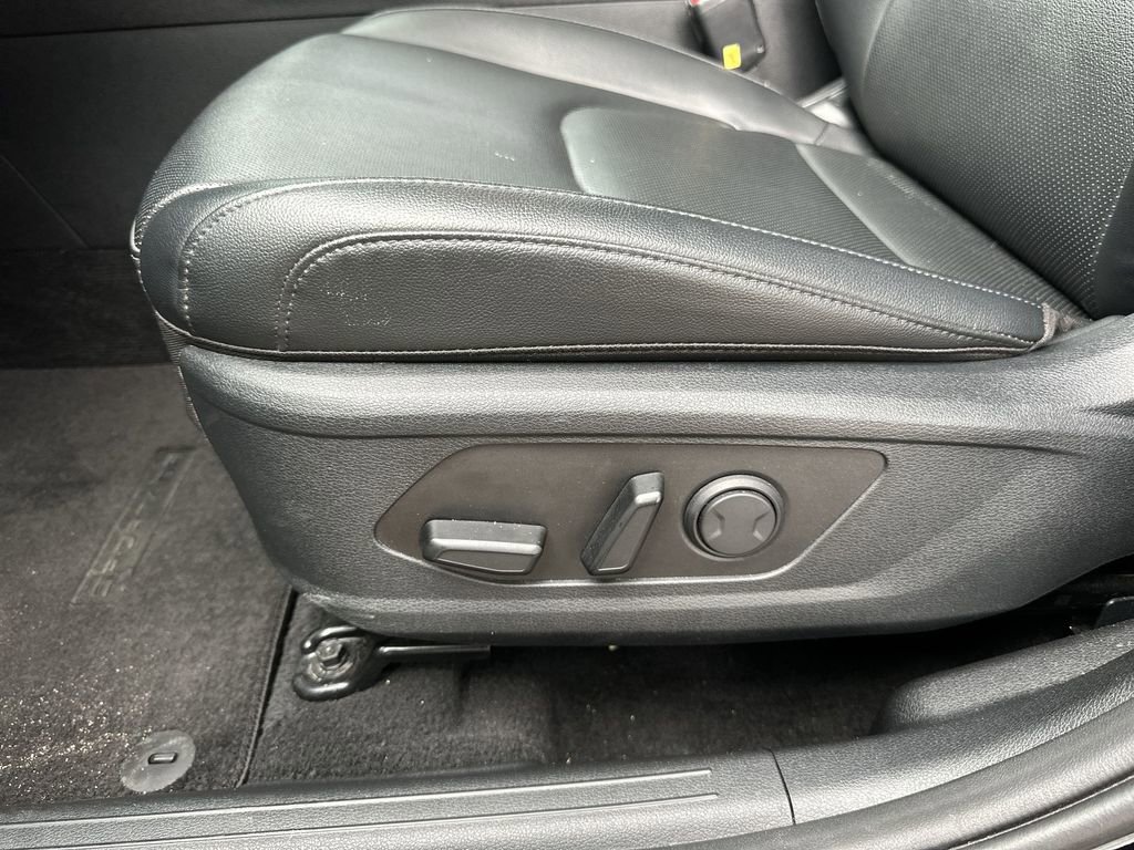 Used 2025 Kia Sportage EX FWD image 12