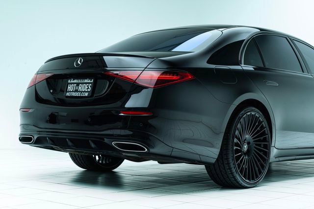 Used 2022 Mercedes-Benz S 500 4MATIC w/ AMG Line Package image 15