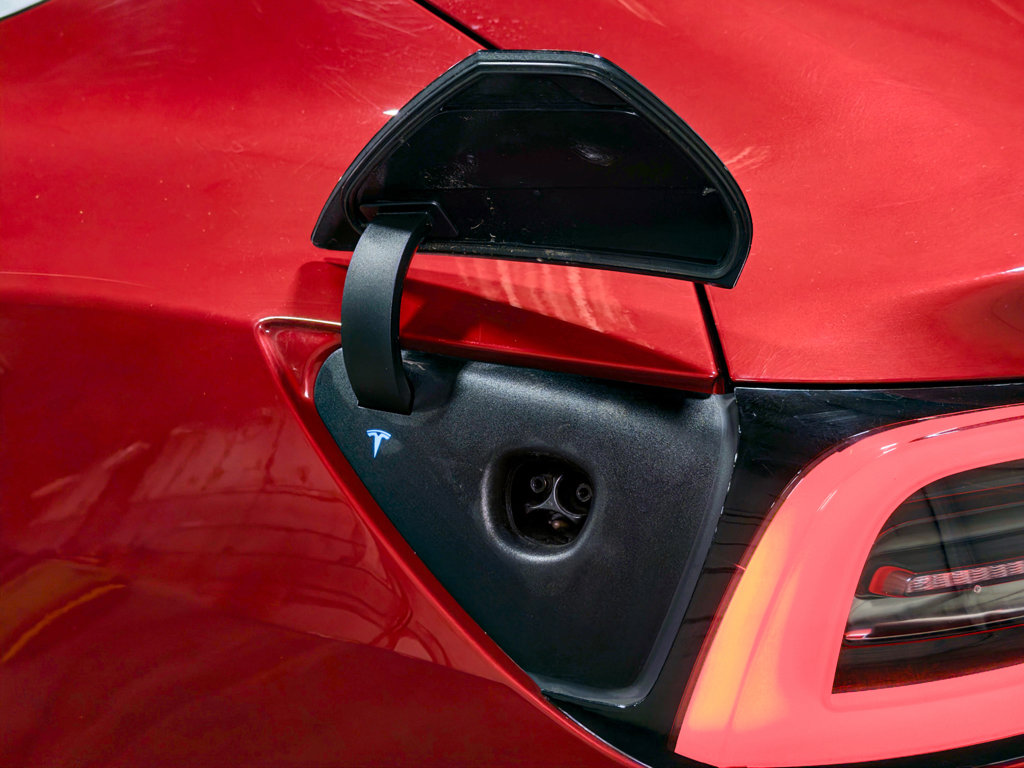 Used 2018 Tesla Model 3 Long Range image 5