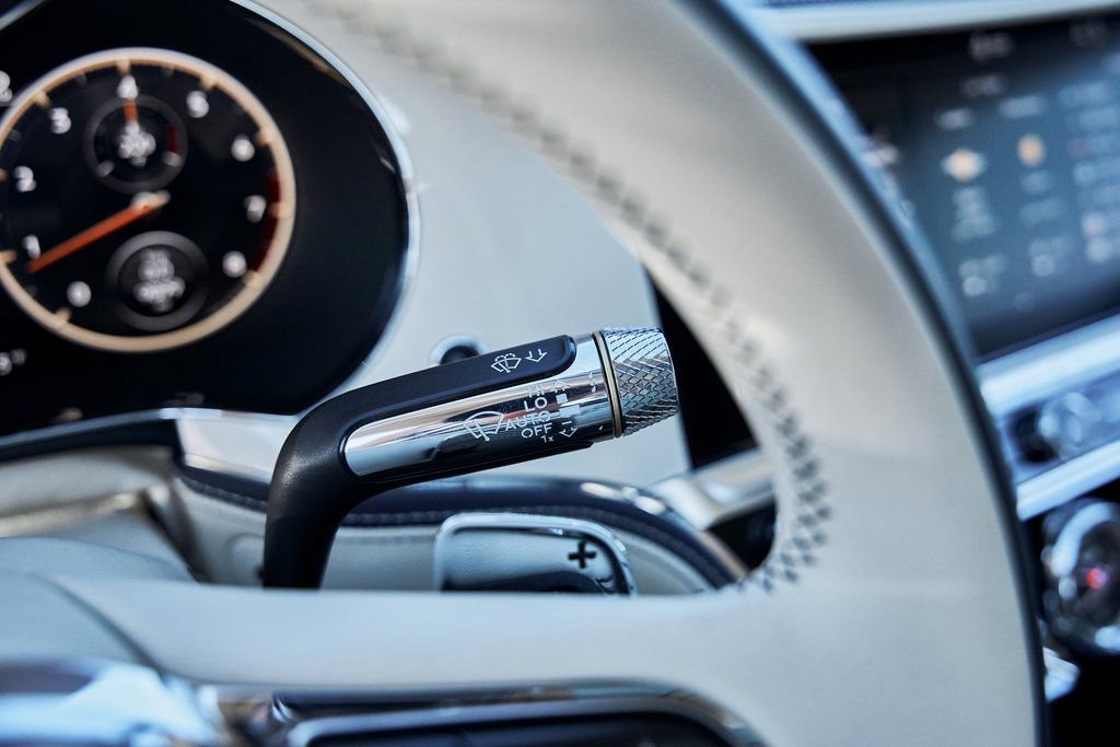 Used 2024 Bentley Flying Spur V8 AWD/4WD image 60