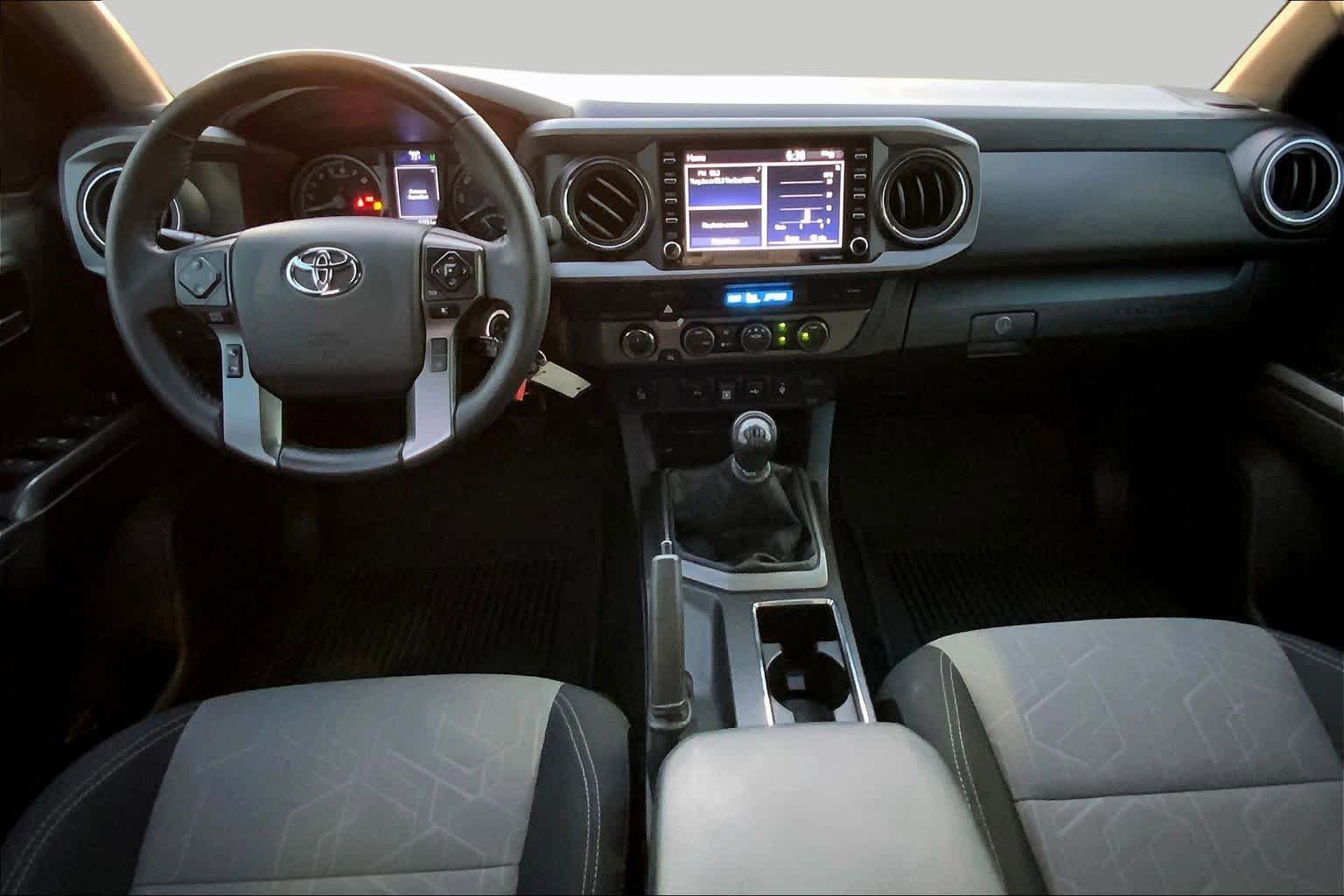 Used 2023 Toyota Tacoma TRD Off-Road w/ Advanced Technology Package AWD/4WD image 15
