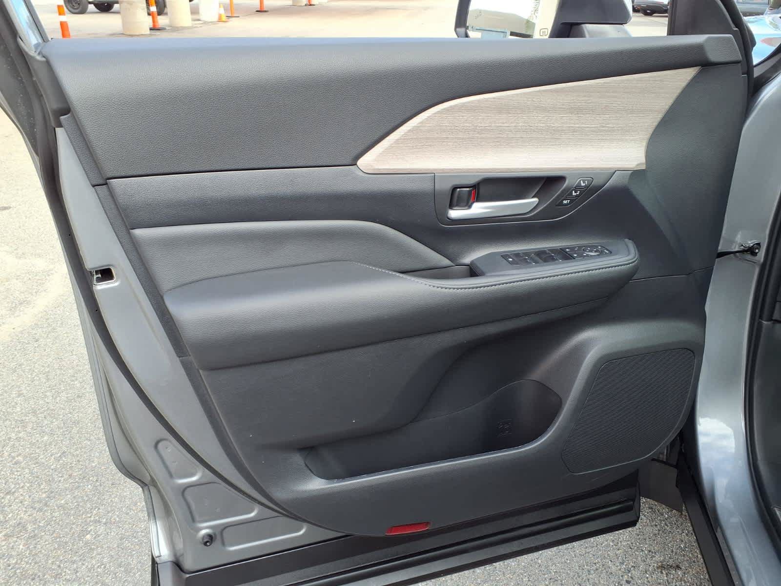 Certified 2026 Toyota Grand Highlander AWD image 16