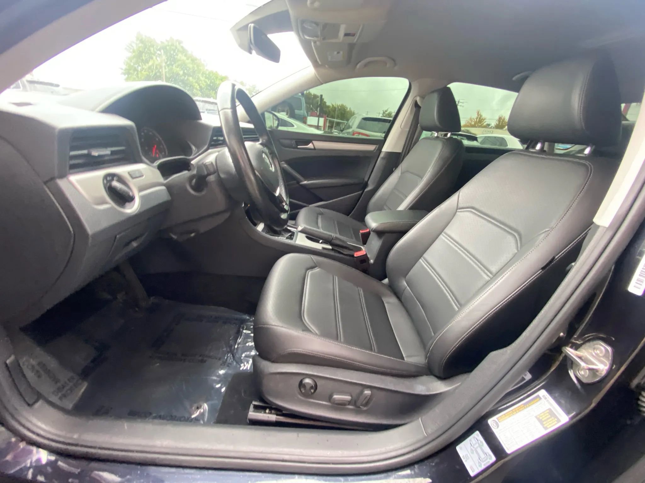 Used 2020 Volkswagen Passat 2.0T SE image 7