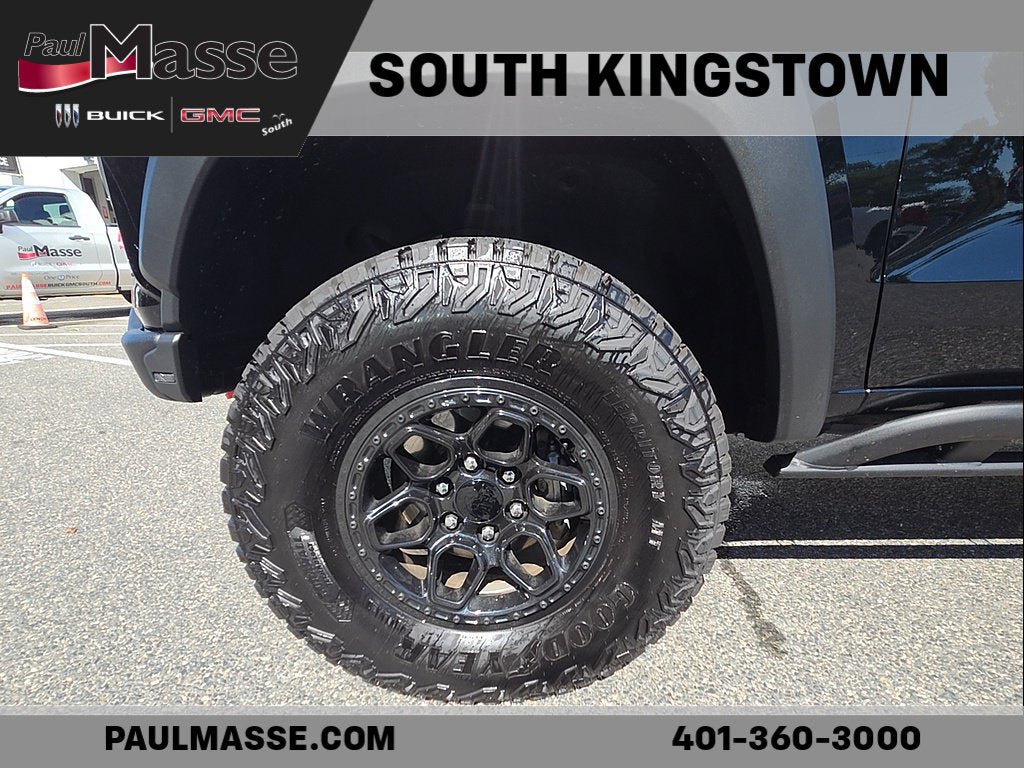 Used 2024 Chevrolet Colorado ZR2 w/ ZR2 Bison Edition AWD/4WD image 32