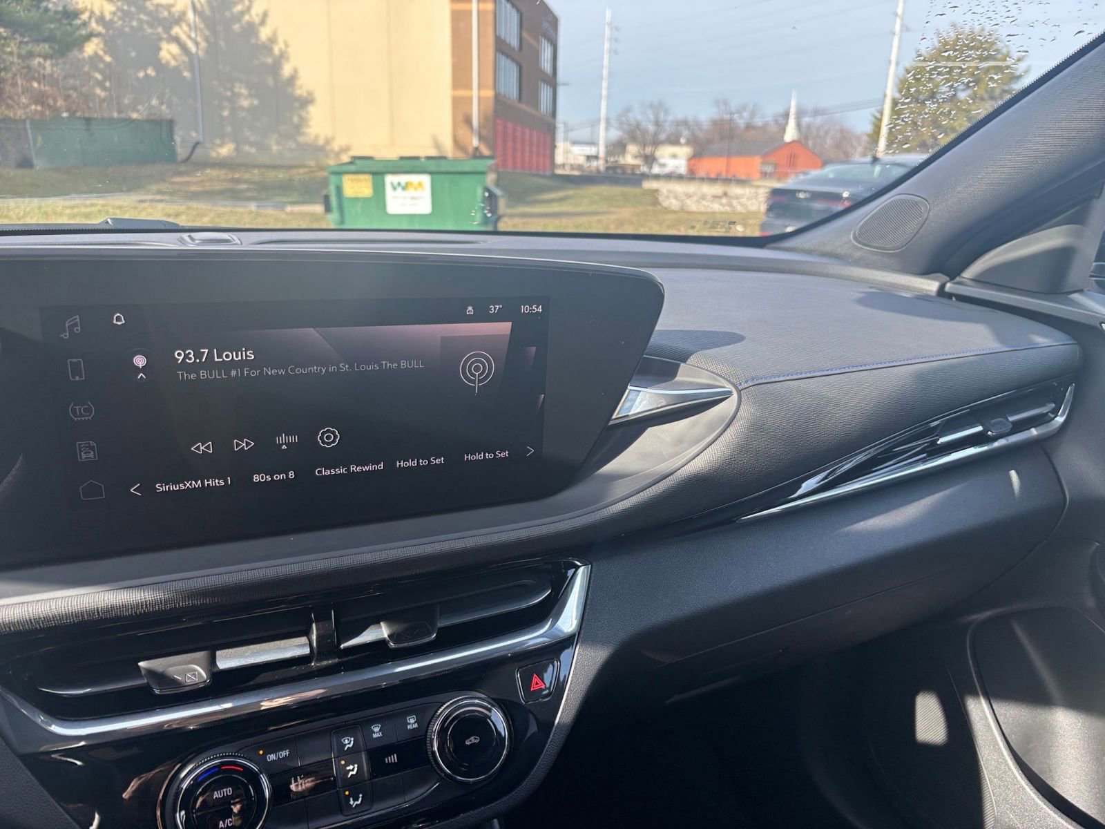 Used 2025 Buick Envista Sport Touring image 33