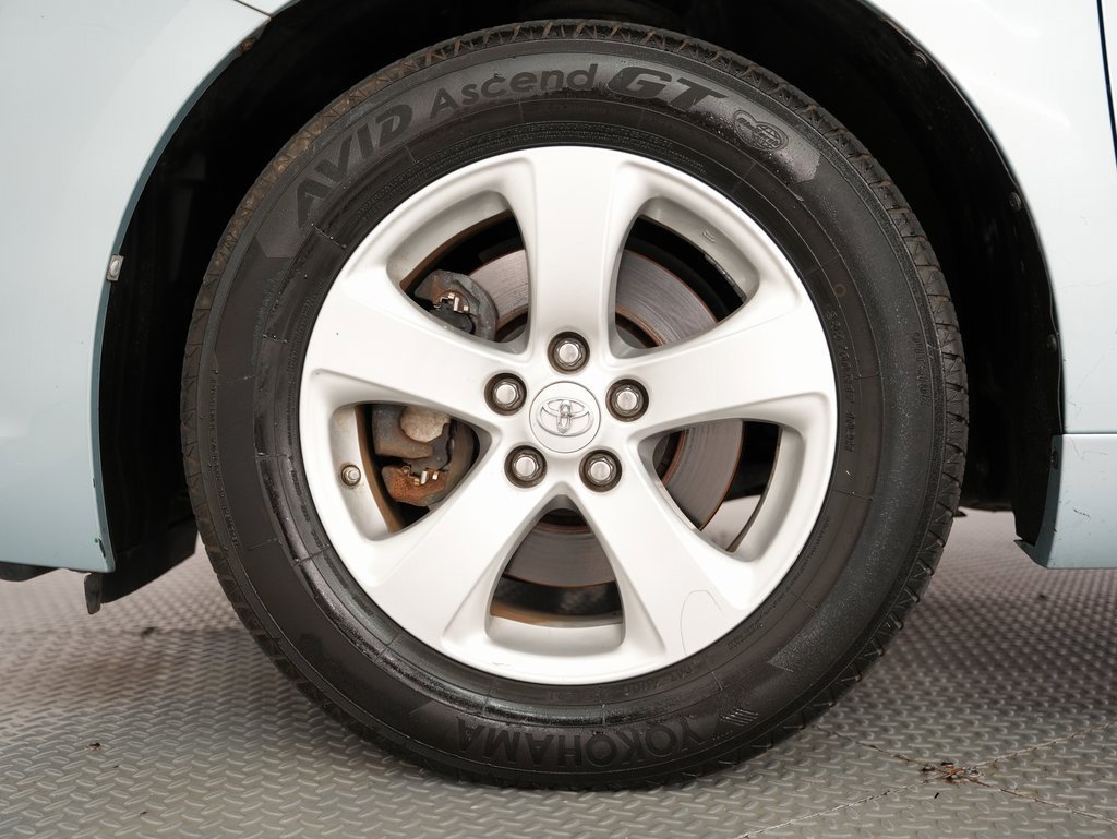 Used 2015 Toyota Sienna LE image 58