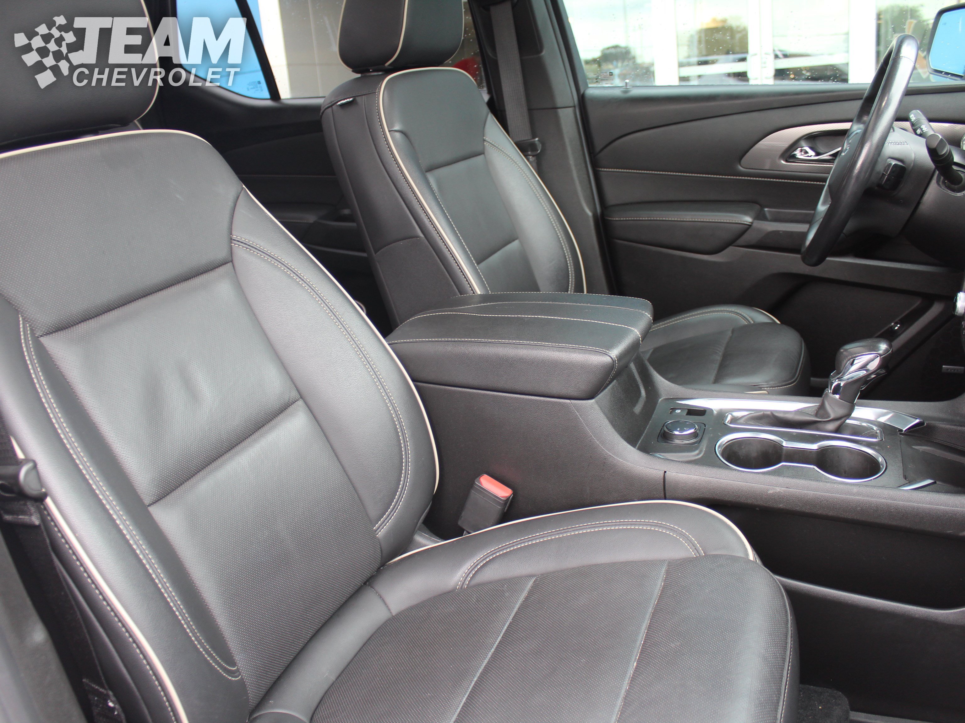 Used 2022 Chevrolet Traverse Premier w/ Redline Edition AWD/4WD image 33