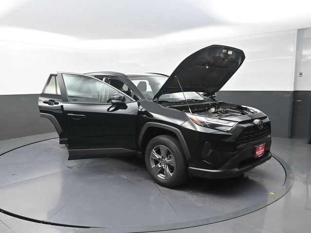 Used 2024 Toyota RAV4 XLE FWD image 38
