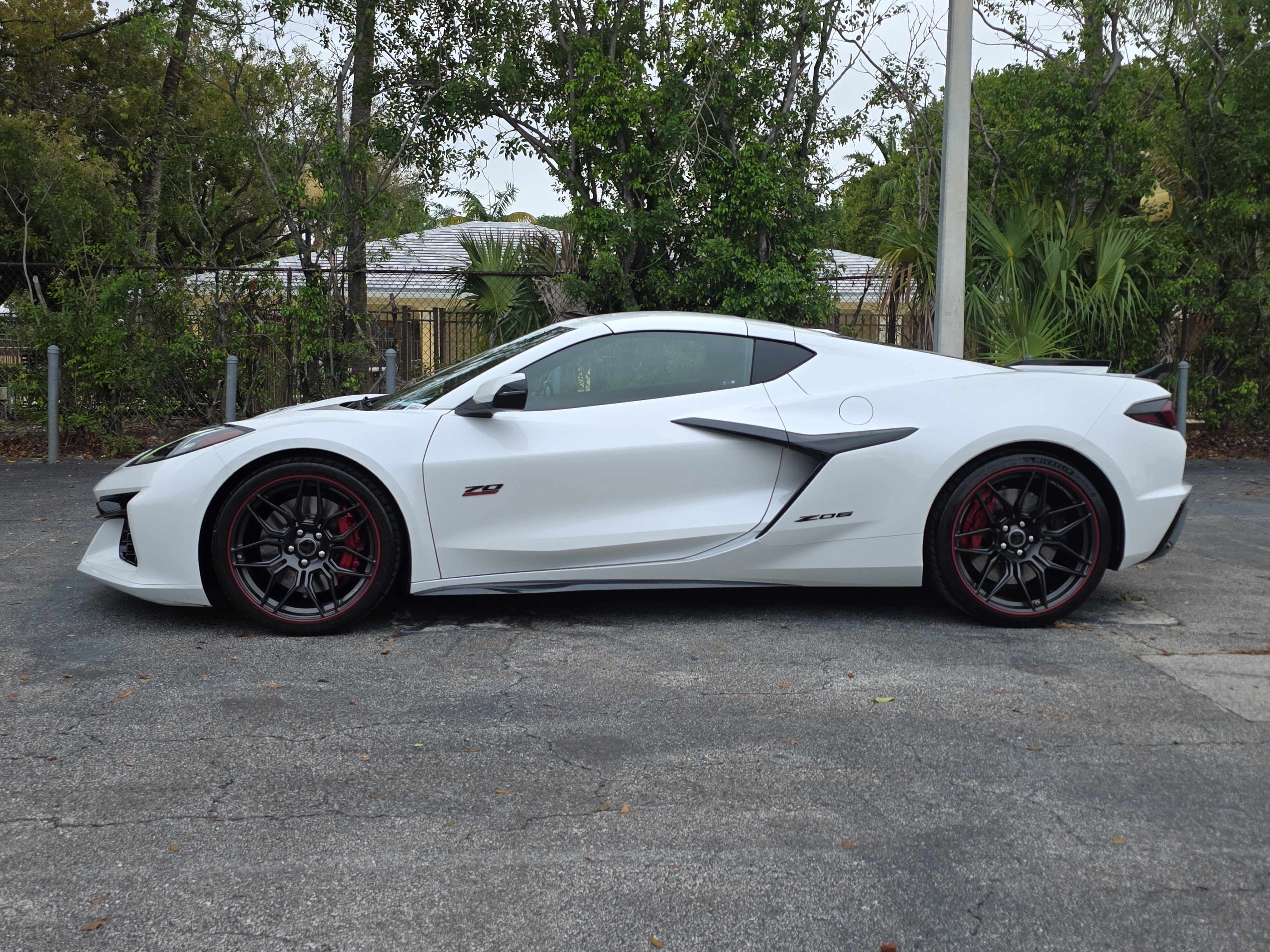 Used 2023 Chevrolet Corvette Z06 image 4