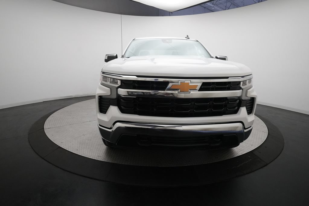Used 2024 Chevrolet Silverado 1500 LT AWD/4WD image 10