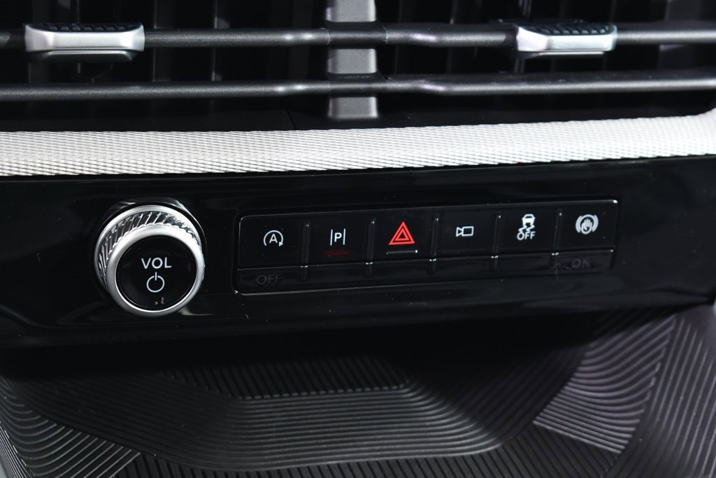 New 2025 Ford Explorer Active w/ Active Comfort Package image 30