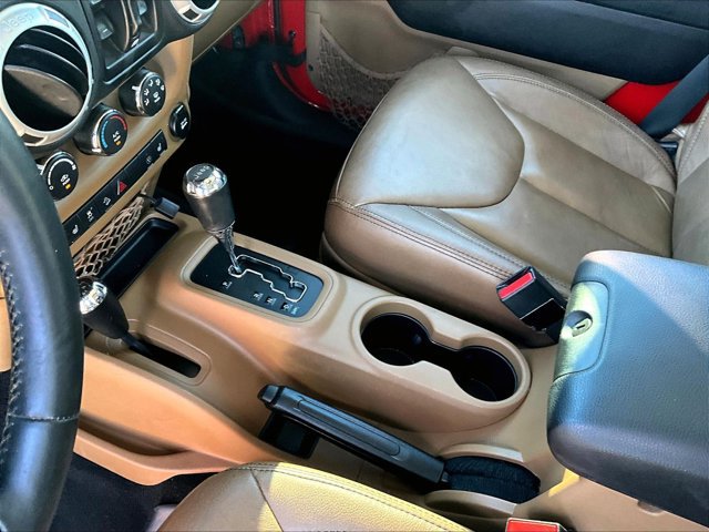 Used 2014 Jeep Wrangler Unlimited Sahara AWD/4WD image 14