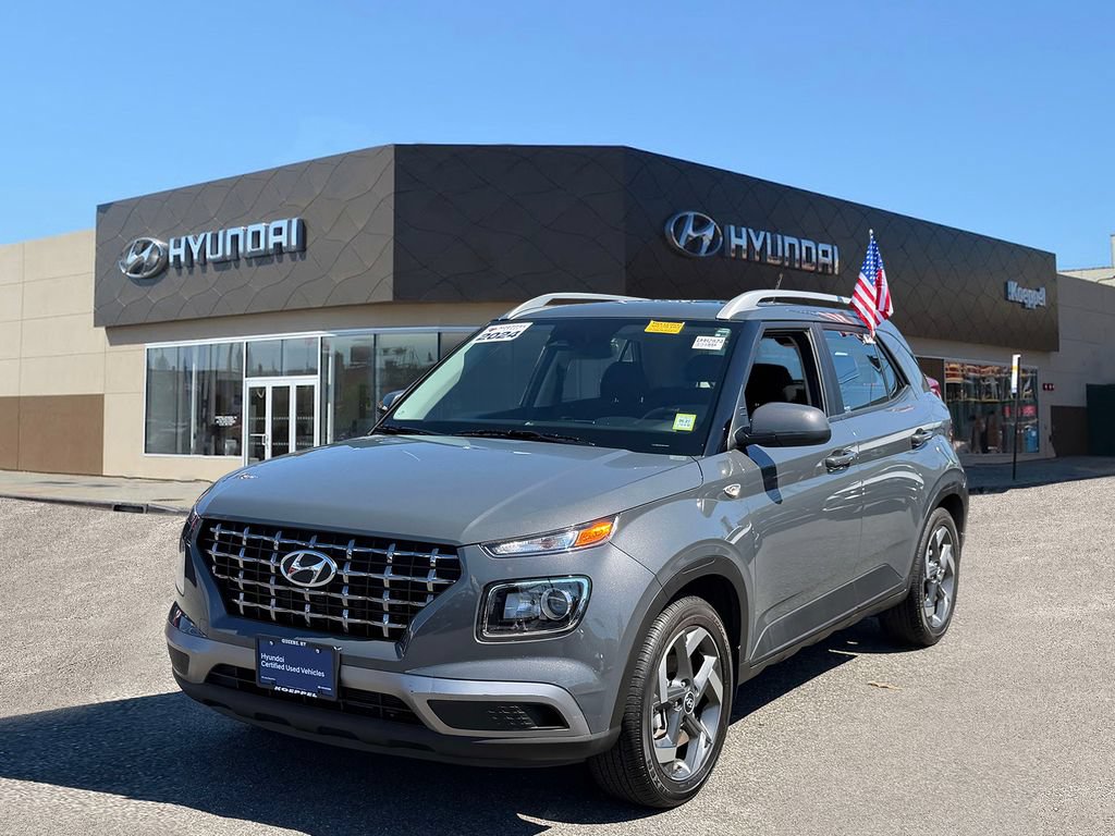Certified 2024 Hyundai Venue SEL FWD image 4