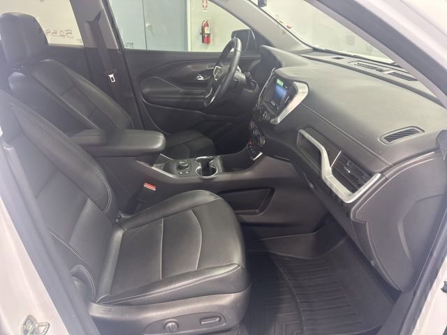 Used 2023 GMC Terrain SLT image 24